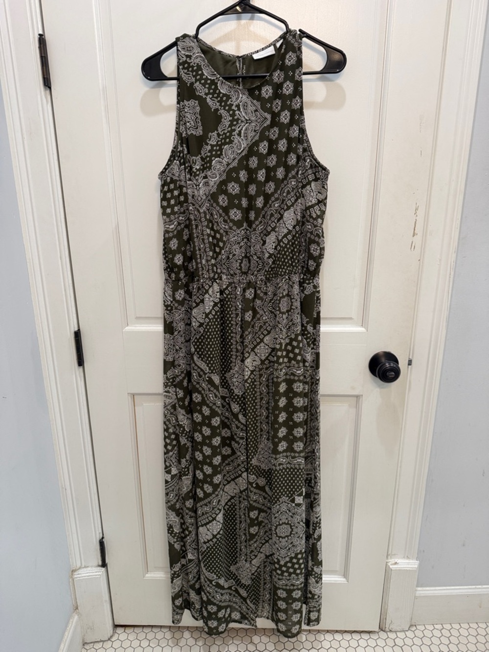 New York & Company Olive and Cream Patterned Sleeveless Maxi Dress